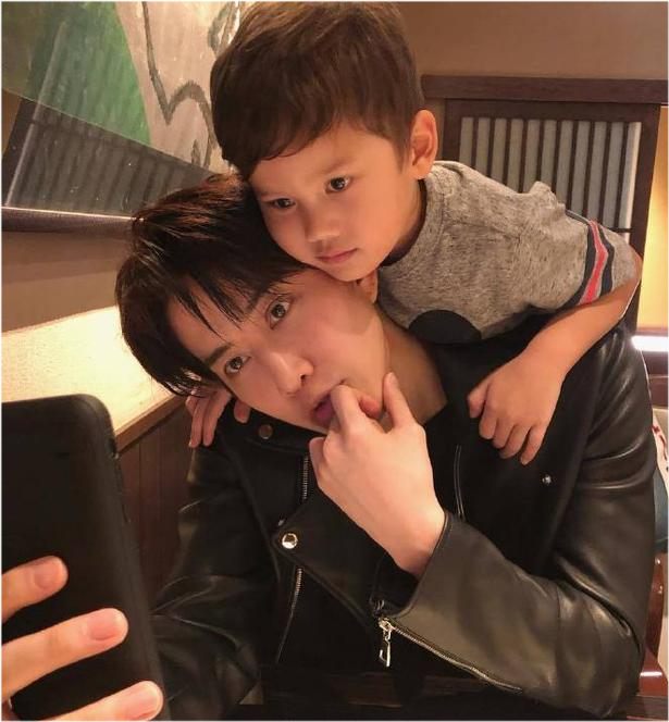 泰国当红男星mike向法院申请对儿子的共同抚养权