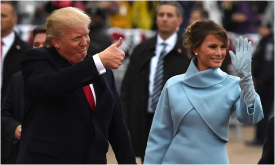 梅拉尼娅·特朗普|再也不怕烧：美国第一夫人家乡木雕被毁后，换成了青铜的