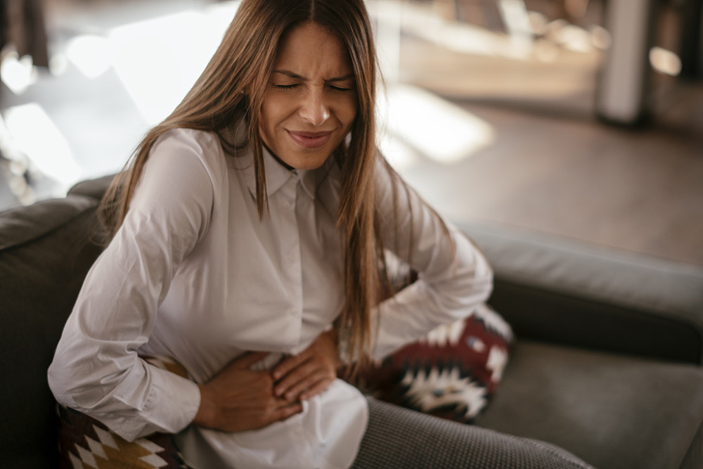 3,明显腹痛在排便的过程中腹部疼痛感明显,也需要警惕肠癌.