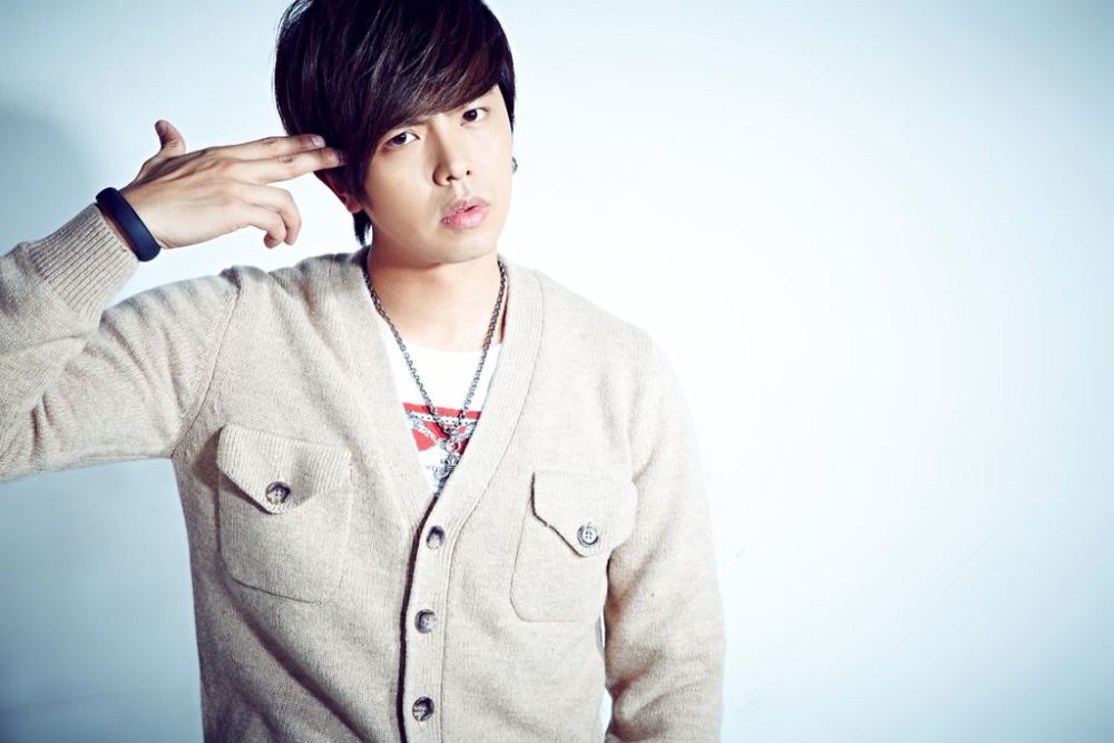 黄鸿升|黄鸿升去世前回家监控画面曝光，搭乘电梯满脸疲惫，对镜子抿嘴