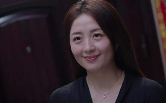 以家人之名|《以家人之名》杨童舒回应“窒息型母爱”：凌霄应该给陈婷找个男朋友