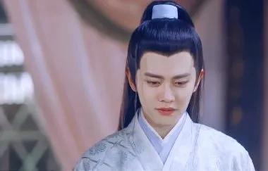 成毅|成毅接棒任嘉伦？别以为经纪公司大丰收，欢瑞这步棋下错了