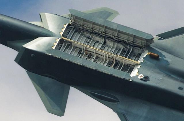 由于dsi鼓包的存在,加上s弯进气道,使得发动机涡轮叶片这个最大的反射