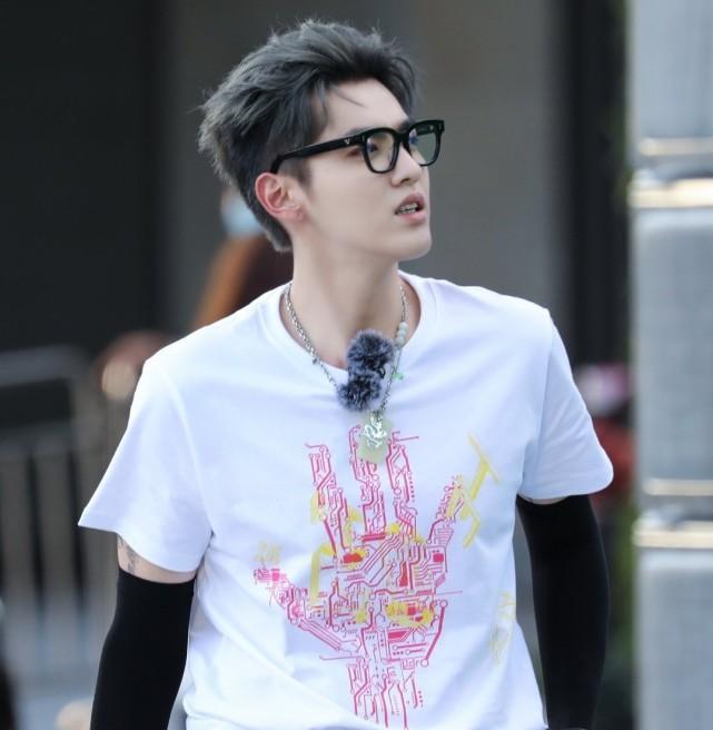 吴亦凡郑爽合作新综艺两人互动看点十足粉丝们不淡定了