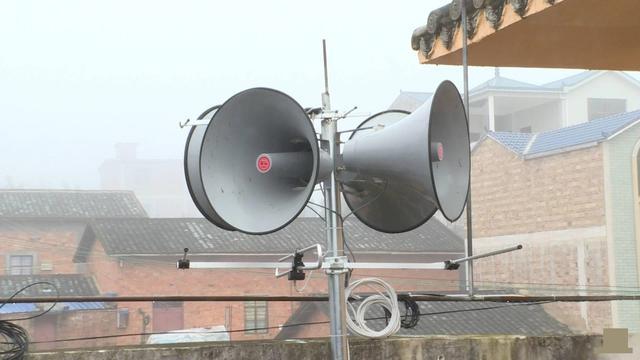 大喇叭广播即刻起实行三禁一拆村干部带头抓村民却无奈