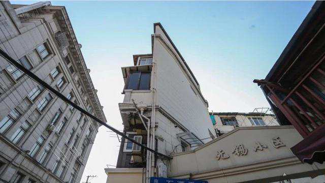 最薄纸片楼火了,仅20cm厚,网友:能不能整点"阳间"东西