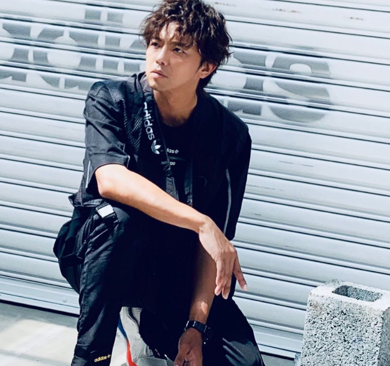 黄鸿升被发现时已长尸斑,父亲目睹惨状痛断肝肠,胸前刺青惹泪目