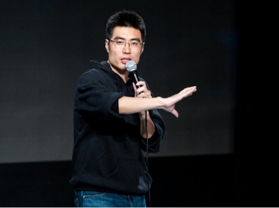 脱口秀演员周奇墨"两进两出",二次复活,无奈是肯定的