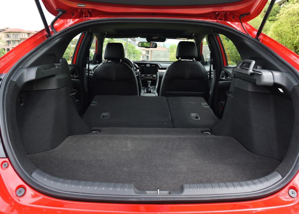 新款本田思域来啦后排放倒可当床15t177马力油耗59l