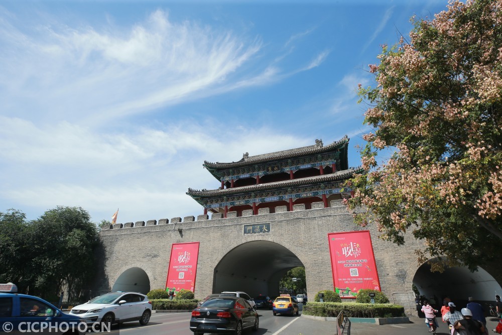 以上图片:2020年9月16日在河南省开封市市区拍摄的初秋景色.