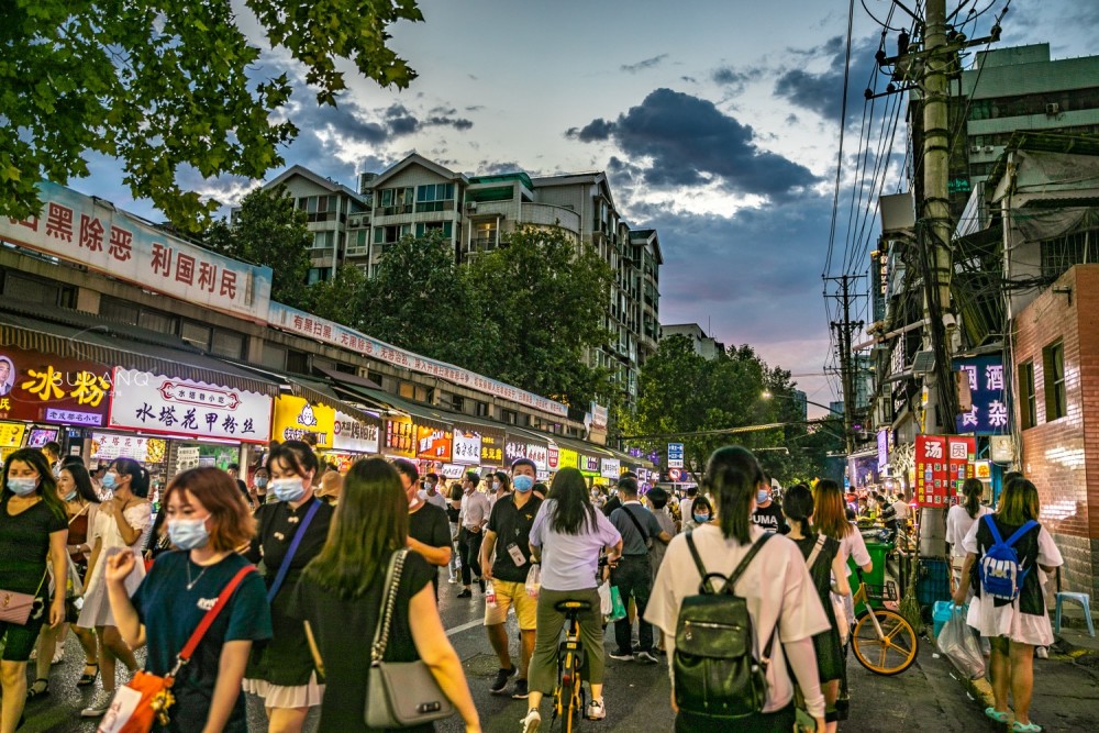 终于找到武汉人才会去的小吃街:长达4000米,一座城的食味_腾讯新闻