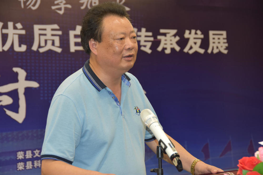 赏书画品美酒 书画名家余剑宇近百幅作品在四川荣县展出_腾讯新闻