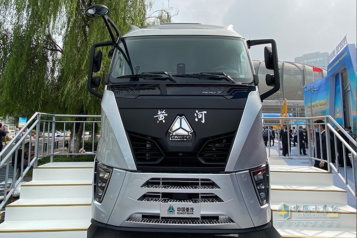 4318万元起黄河x7牵引车官方为干线物流运输而来