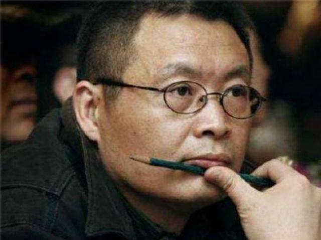 董卿|因两耳光与父亲决裂20年，回头父亲已痴呆，董卿为他推掉所有主持