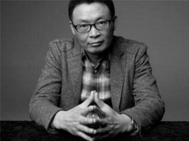 董卿|因两耳光与父亲决裂20年，回头父亲已痴呆，董卿为他推掉所有主持