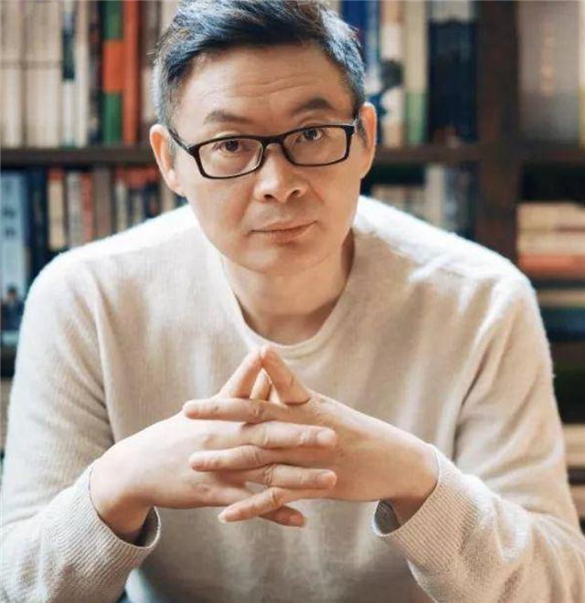 董卿|因两耳光与父亲决裂20年，回头父亲已痴呆，董卿为他推掉所有主持