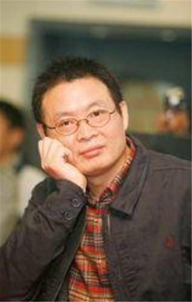 董卿|因两耳光与父亲决裂20年，回头父亲已痴呆，董卿为他推掉所有主持