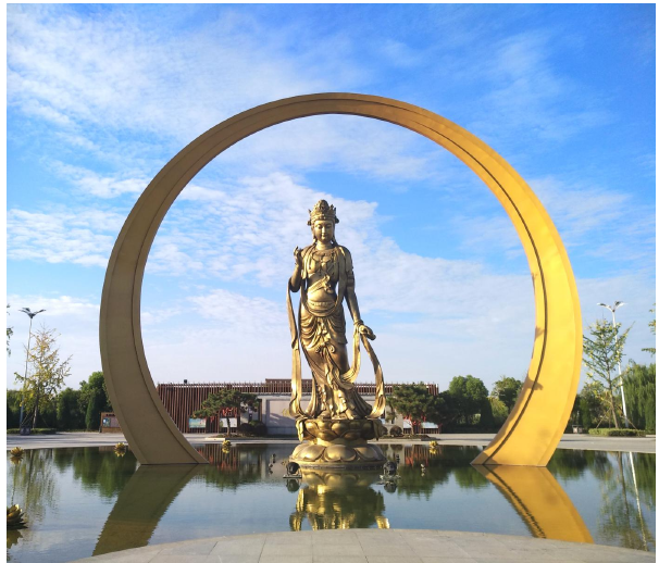 睢宁水月禅寺10米高观音像立于水中微微一笑还不赶紧拜拜