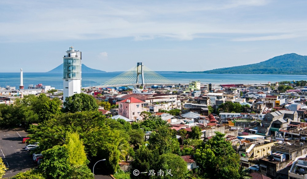印尼有座"纠结"的城市,当地人喜欢吃榴莲,但禁止旅