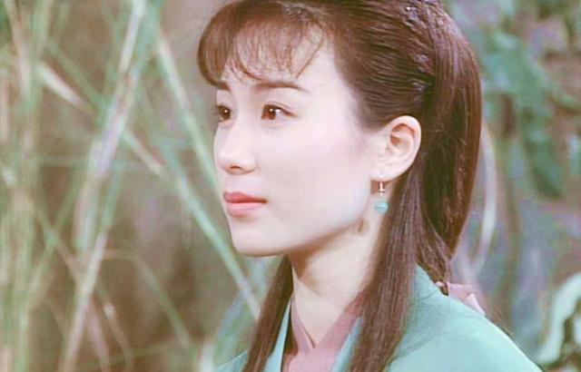 杨过|神雕侠侣中，她是杨过的首爱，小龙女也不及，黄蓉评价：丰神秀美