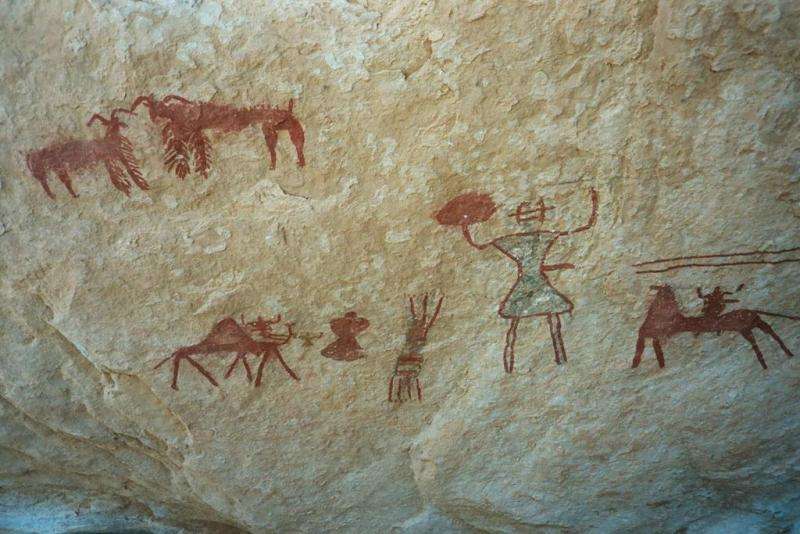 莫勒且河古代岩画和静县巴音布鲁克大草原奎克乌苏石林和硕县红蝶谷金