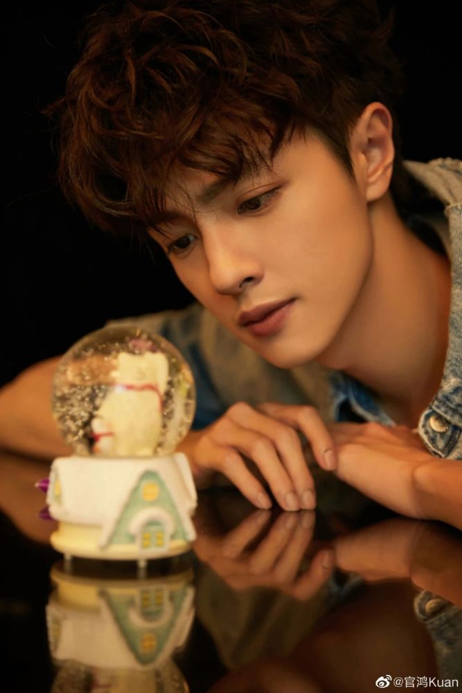 官鸿不为角色设限继续乘风而上