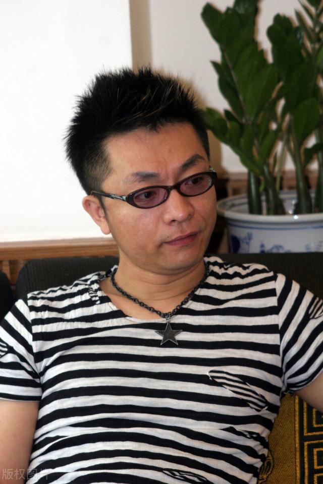 汤潮回归直播间无意说漏嘴被颜安及时制止网友质疑借失联炒作