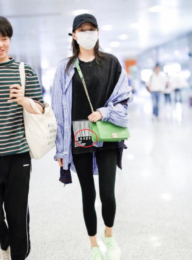 鹿晗|鹿晗晒去年约会照为关晓彤庆生，卡零点超用心，私下约会画面超甜蜜