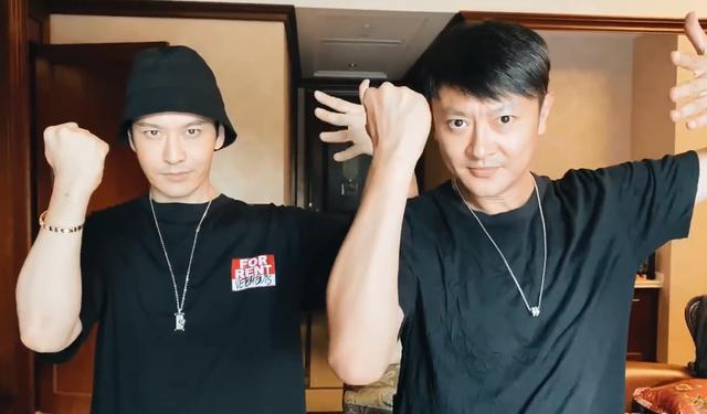 印小天|李晨印小天冰释前嫌！两人深夜聚会，曾因“插刀事件”兄弟闹僵