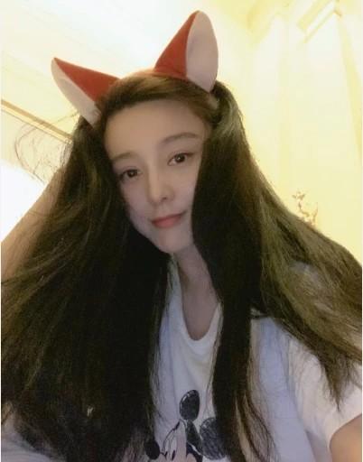 范冰冰|范冰冰39岁生日风格大变：与家人共享蛋糕，特殊耳环疑似有暗示