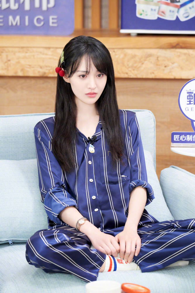 郑爽|郑爽官宣新综艺，粉丝不满，不想看她变成综艺咖