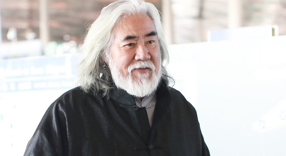 张纪中|娶小30岁助理、69岁再当父亲，娱乐圈“宝刀不老”又易主？