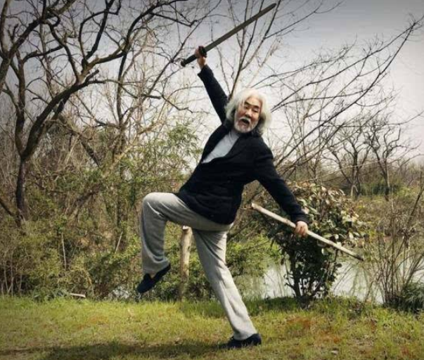 张纪中|娶小30岁助理、69岁再当父亲，娱乐圈“宝刀不老”又易主？