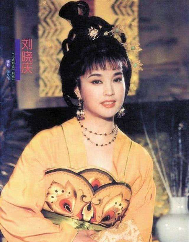 刘晓庆|刘晓庆发励志鸡汤，评论区翻车被网友群嘲：你该服老，别折腾了