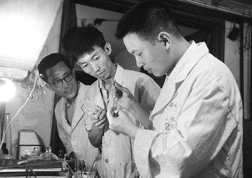 牛胰岛素|医学史上9月17日：我国完成世界首次人工合成结晶牛胰岛素工作