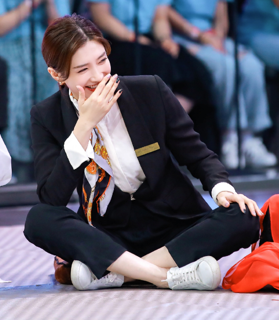 江疏影带火了一种美甲,叫"萝莉 病娇",手亮出来那刻潮到犯规