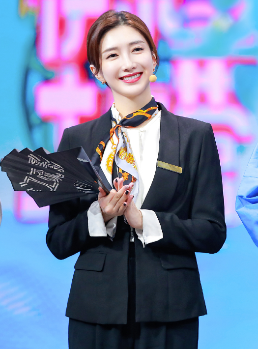 江疏影带火了一种美甲,叫"萝莉 病娇",手亮出来那刻潮到犯规