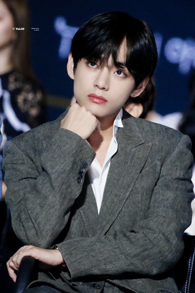 韩网热帖:最近作为颜值担当经常被提及的男爱豆