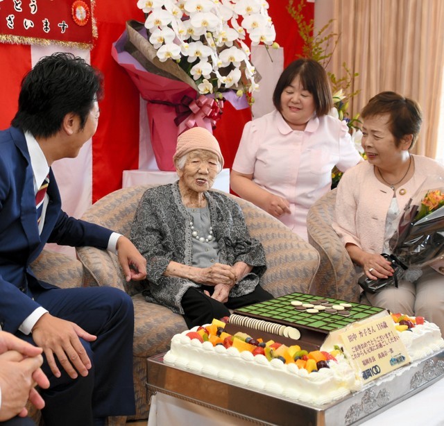 日本百岁老人首次超过8万 女性占了88%