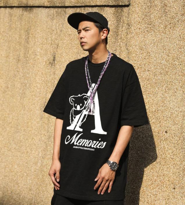 梧桐妹|贾静雯大女儿梧桐妹发文悼念黄鸿升：小鬼干爹，我真的很想你