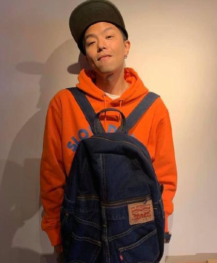 梧桐妹|贾静雯大女儿梧桐妹发文悼念黄鸿升：小鬼干爹，我真的很想你