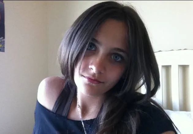 迈克尔·杰克逊|杰克逊女儿私生活曝光，从天之娇女到最惨富二代