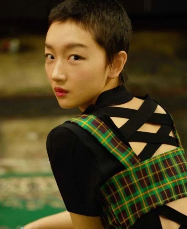 寸头的baby寸头的热巴考验颜值的时候到了