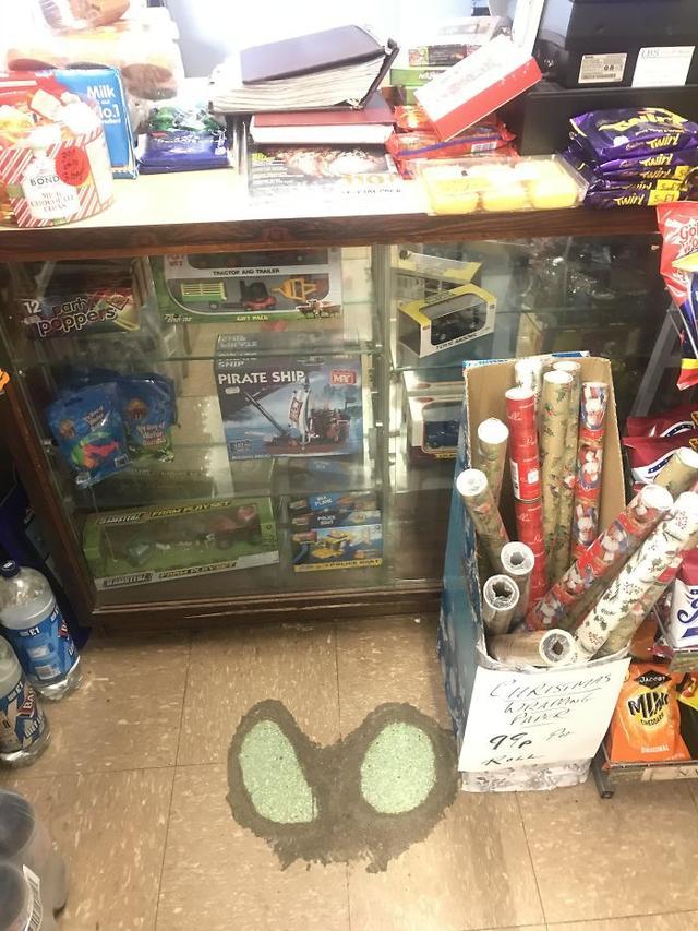 石头|25张被“时间磨损”的照片，图3石头被水滴侵蚀700年的样子