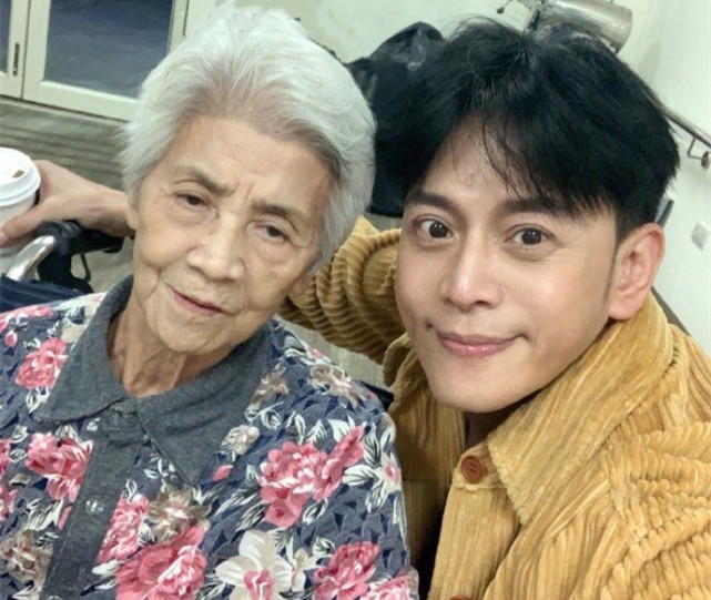 精武门石井英明近照帅气身世坎坷从小被收养一度患抑郁症