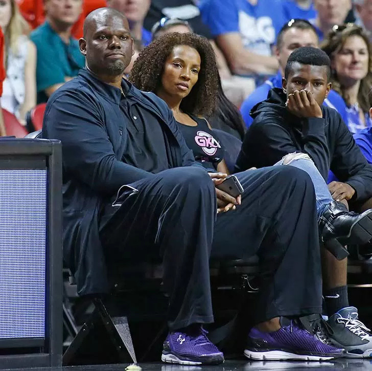 贾马尔(jamal)和合格的私人教练米歇尔·马什伯恩(michelle mashburn)