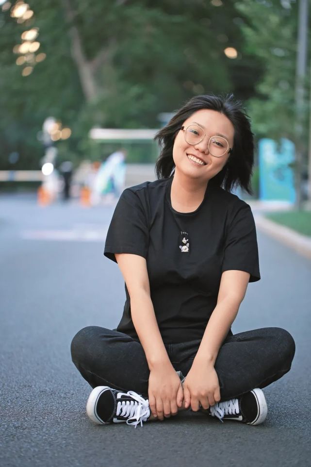 李雪琴北大走出的搞笑网红