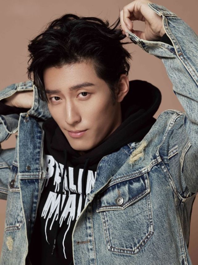 何超莲陪窦骁回西安:男人最大的魅力,从不是金钱|窦骁|何超莲|西安