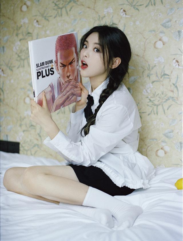 杨超越cos哪吒造型,惊艳变身小妖怪,这张脸可塑性真的太强了
