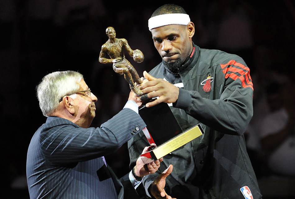 13年詹姆仅差1票就能全票mvp,那一票最终给了谁?网友:太冤了